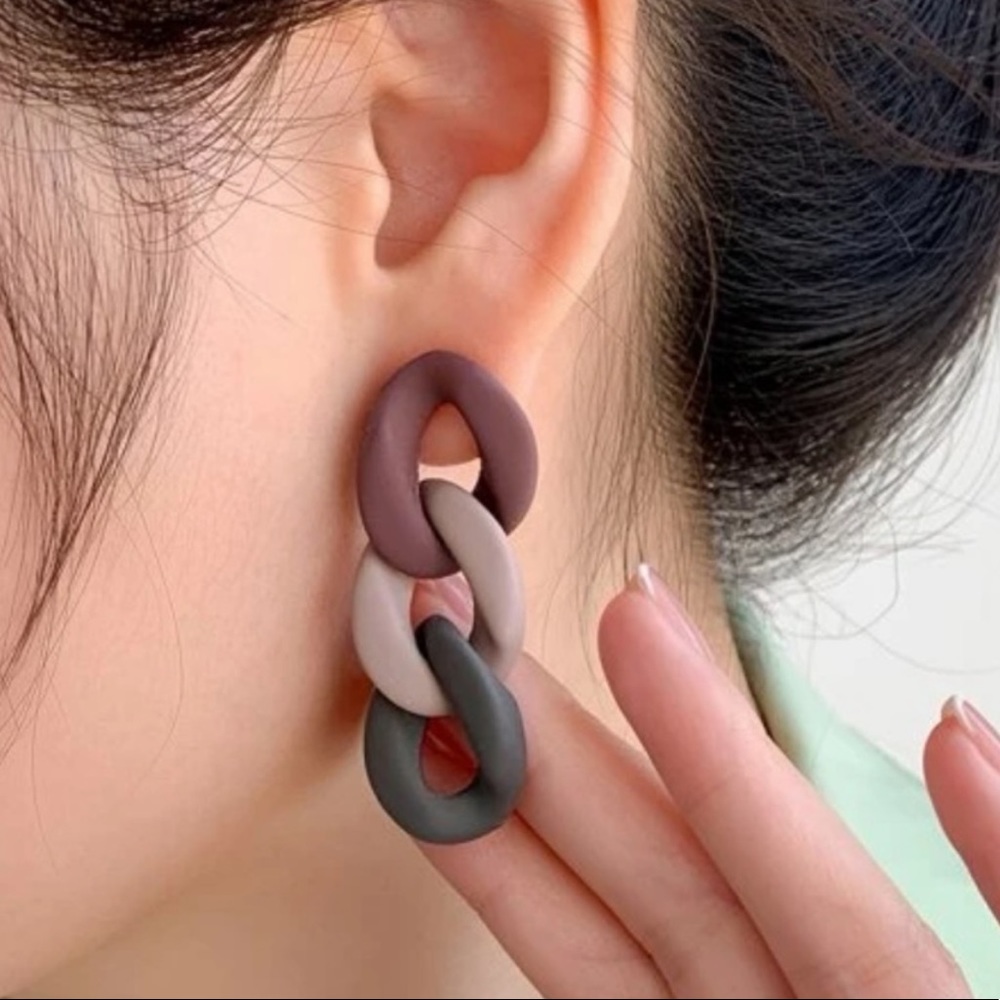 **Last One Left** Chainlink Drop Hoop Earrings